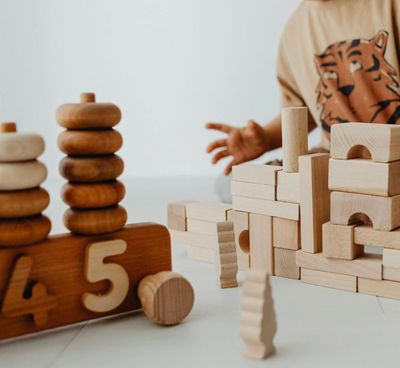 Holz- & Konstruktionsspielzeug